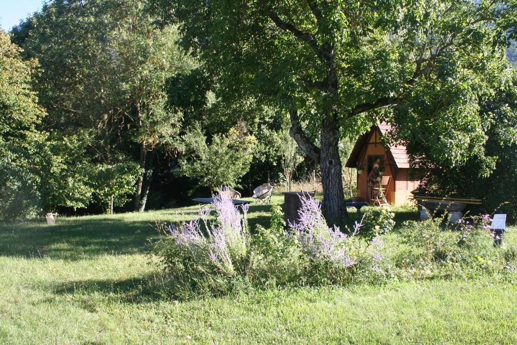 Chambre D'Hotes La Romarine Barnave Exteriör bild